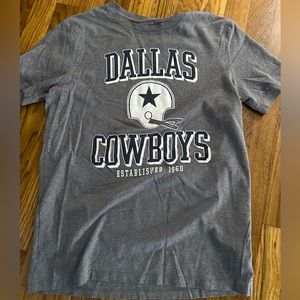 YXL Dallas Cowboys shirt